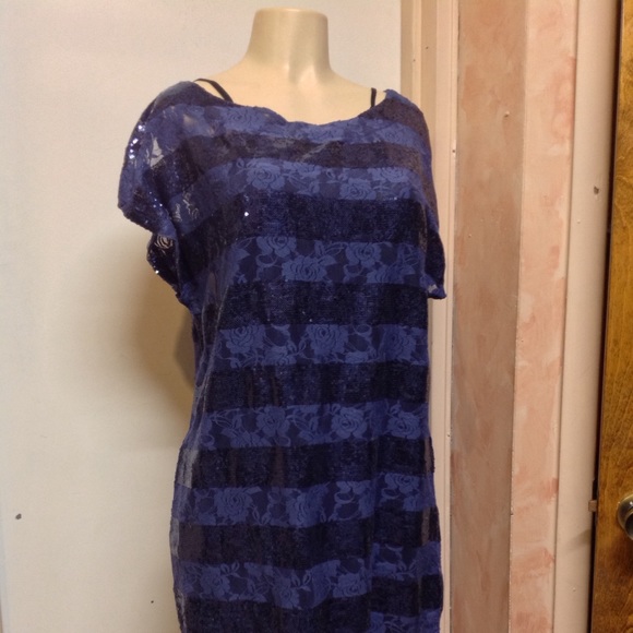 Stunning Midnight Blue Sequin & Lace Tunic Vertigo - Picture 4 of 4